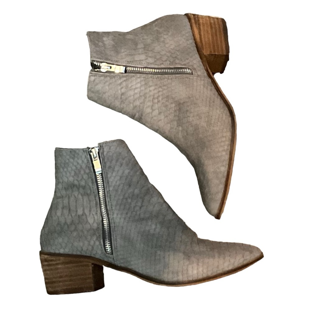 LAST CHANCE Catherine Malandrino Vegan Leather Snakeskin Double Zip Bootie - Picture 2 of 13
